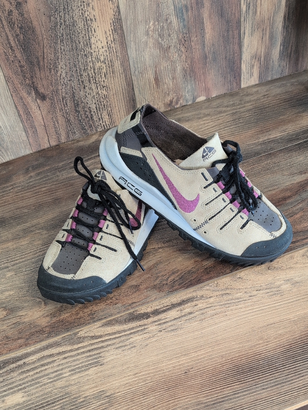 Nike ACG Hiking Athletic Trail Shoes 8.5 F225